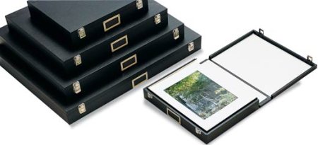 ミュージアムケース 24x30x2インチ 【在庫限り】