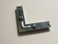 コーナー金具（プラスネジ付） 【在庫限り】