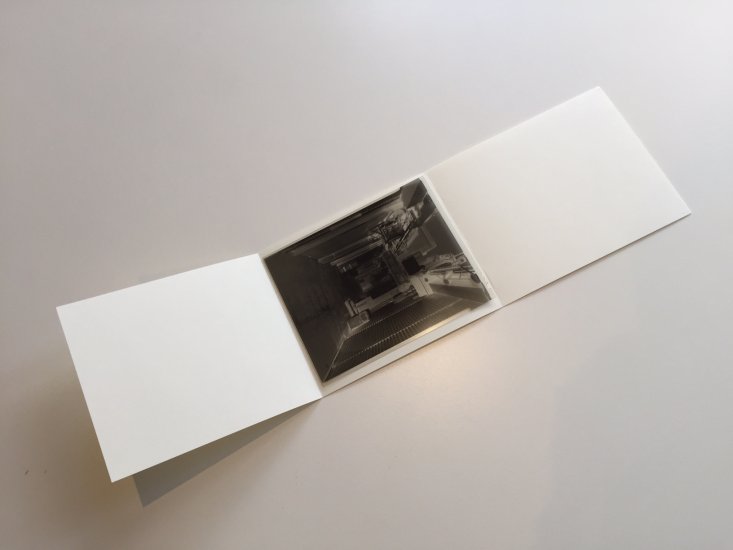 (商品画像) 4x5フィルム用 中性紙三つ折りフォルダ (100 枚)