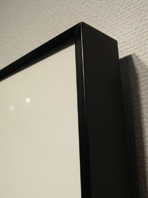 アルミフレームブラック 24x30インチ ガラス さし箱付 (商品画像) アルミフレームブラック 24x30インチ ガラス さし箱付