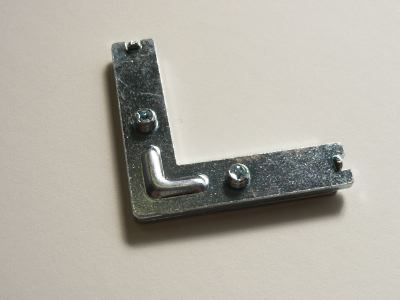 コーナー金具(プラスネジ付) 【在庫限り】 コーナー金具(プラスネジ付) 【在庫限り】