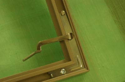 ワンタッチレバー（２個１組）コーナー金具