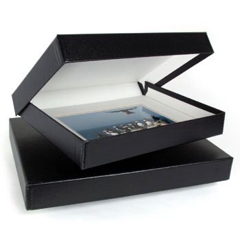 オニキスポートフォリオボックス 9-1/4 x 12-1/4 x 2 インチ（A4対応） ホワイトライニング